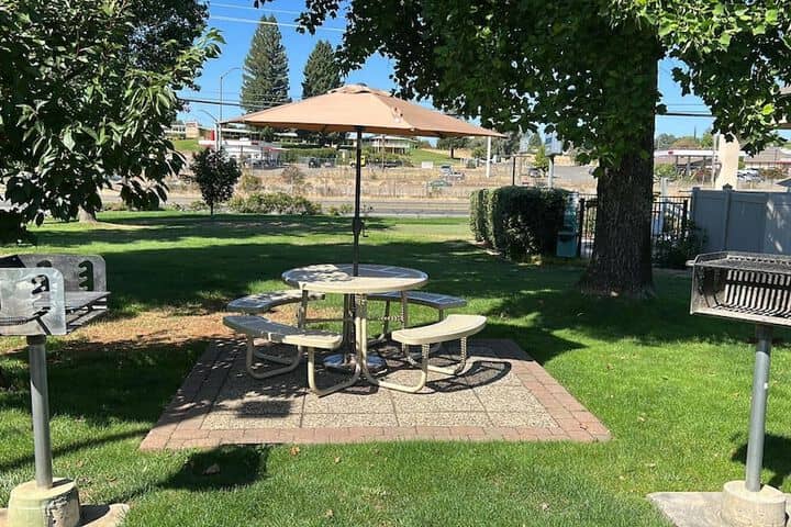 Property Grounds 27 of 29